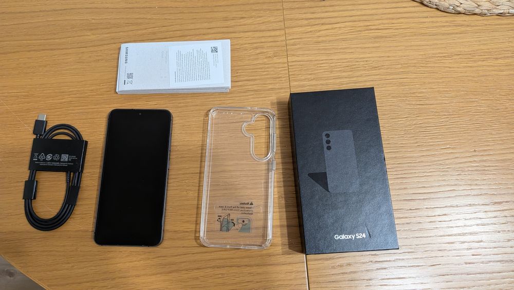 Samsung Galaxy  S24  5 G  / 8 + 256 GB dual -sim
