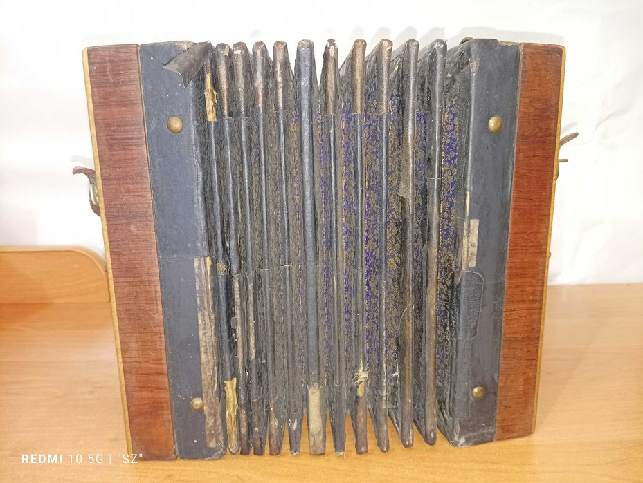 Stary bandoneon - guzikówka - harmonia.