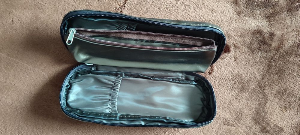 Pędzle plus kosmetyczka