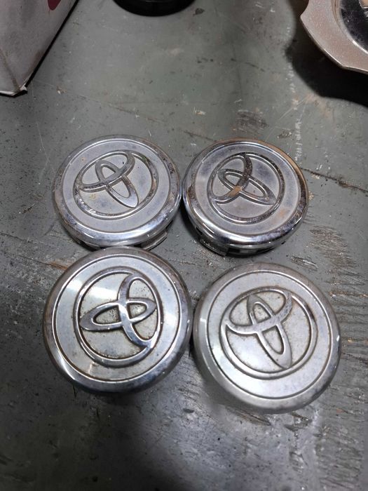 dekielek dekielki komplet felg alumniowych toyota