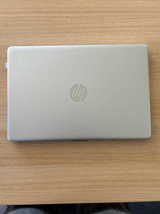 Продам ноутбук HP 15.6" с сенсорным экраном и 1 ТБ памятью