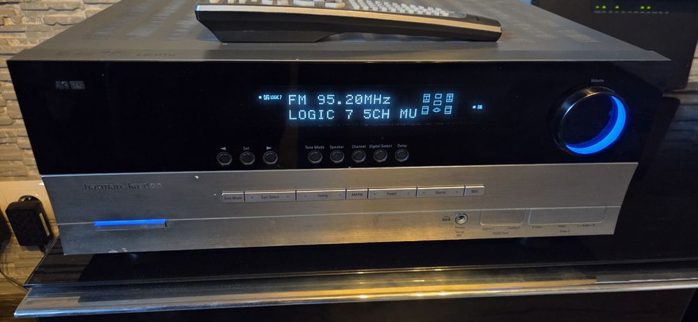 Amplituner HARMAN KARDON AVR 147