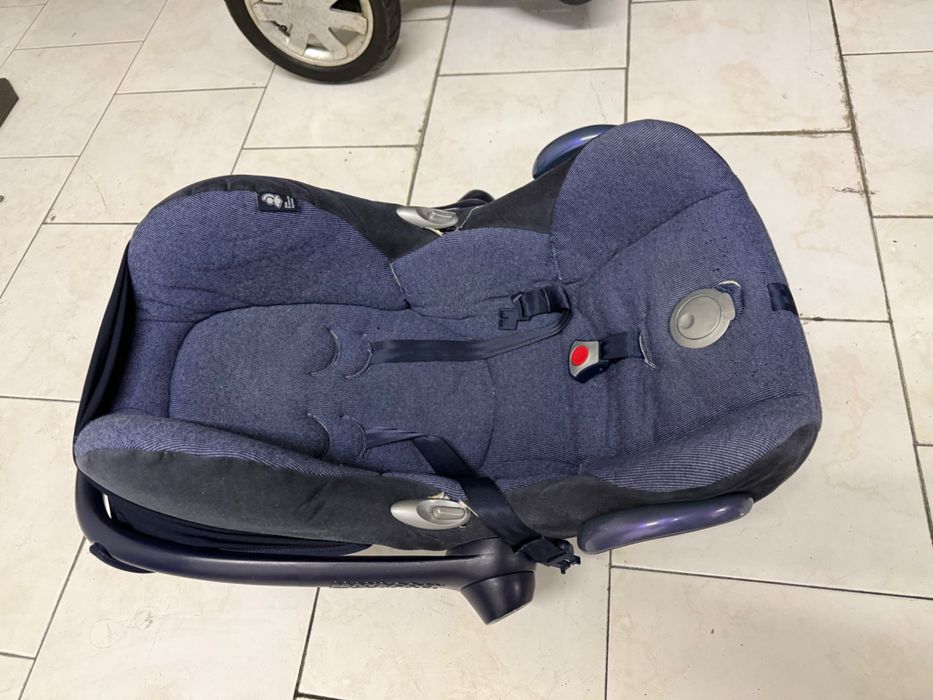 Vendo Carrinho Quinny Buzz + ovo Max Cosi + Resguardo Branco