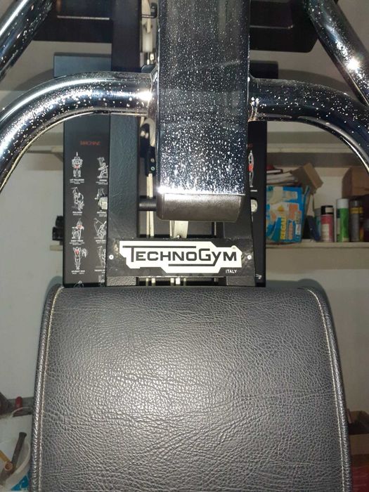 Maquina de ginasio tecnogym como nova