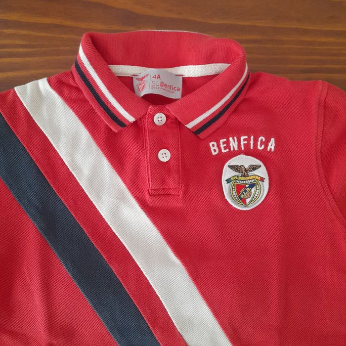 Polo e calções benfica