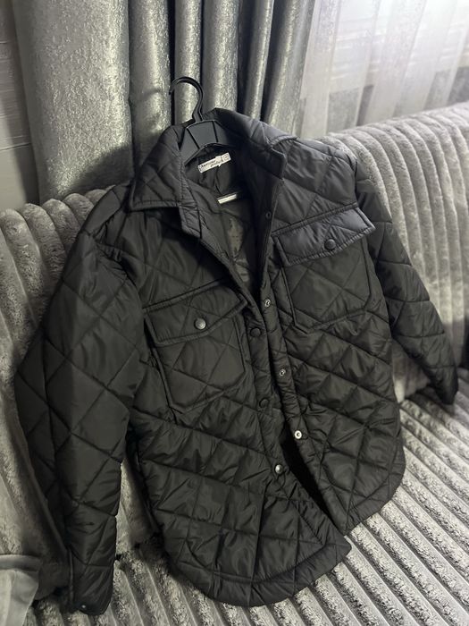 Куртка , осінь весна .