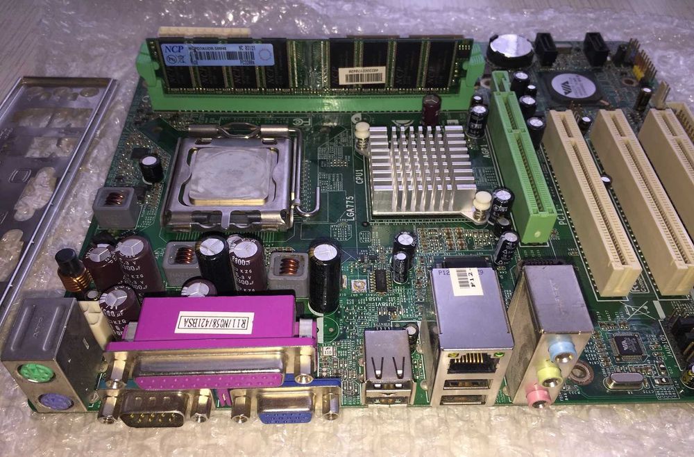 Материнка Biostar P4M800 M7