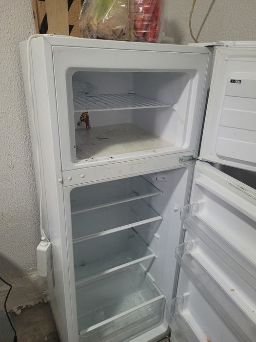 frigorífico em perfeito funcionamento