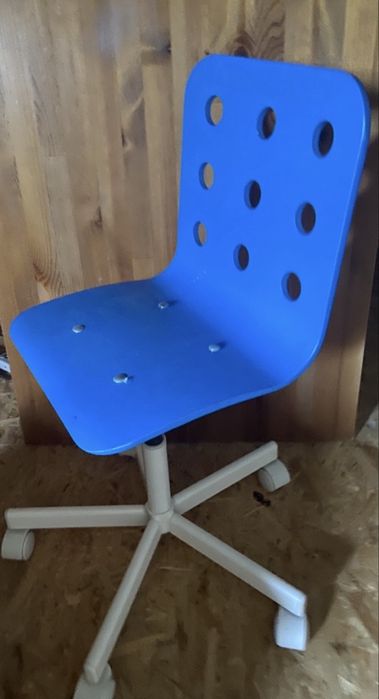 Krzesło dziecięce obrotowe drewniane Ikea Jules niebieskei