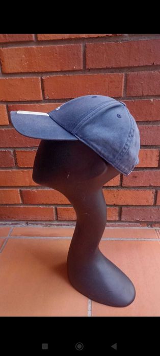 Boné Adidas Azul e Branco