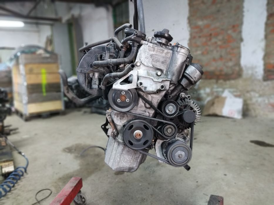 Двигун мотор двигатель BLF 1.6 FSI VW Audi Skoda Seat
