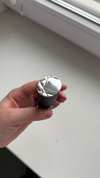 Продам майже новий контурний стік Dior