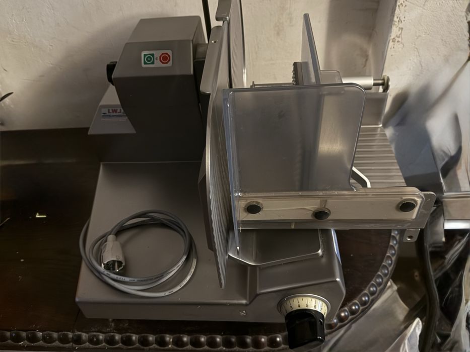 Krajalnica Scharfen V330