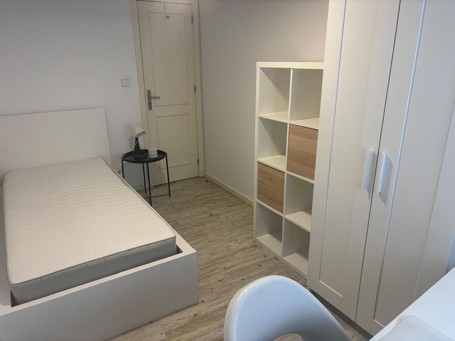 Quarto suite junto ao Hospital S. João