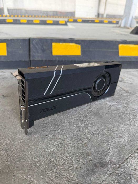NVIDIA GeForce GTX 1080 — 8 ГБ GDDR5X (Відеокарта)