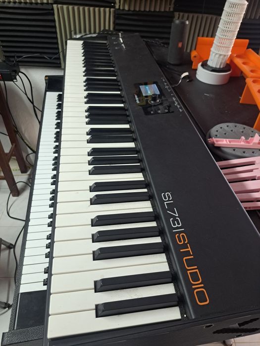 Teclado Studiologic SL73