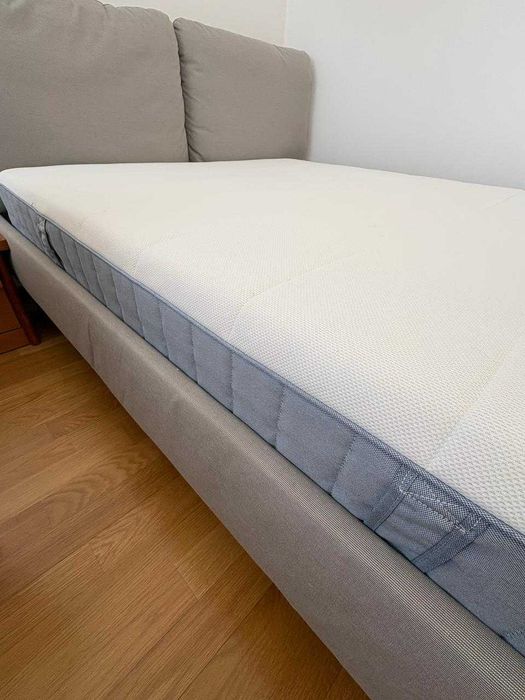 Colchão IKEA VESTERÖY 140x190 (Molas Ensacadas, Firme) – Como Novo! Por favor, envie todas as suas questões através do WhatsApp.