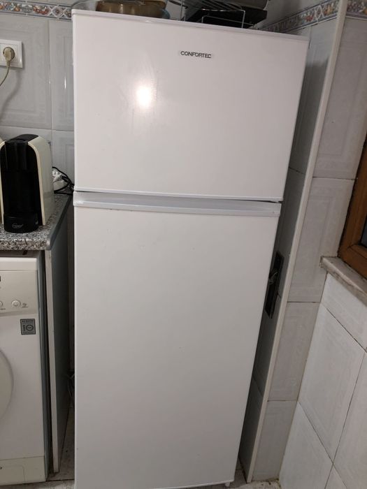Frigorífico semi novo