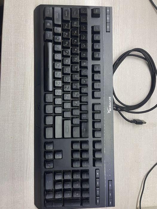 Клавіатура ігрова