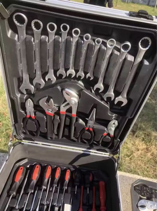 Mala de ferramentas com 499 peças ( produto novo)