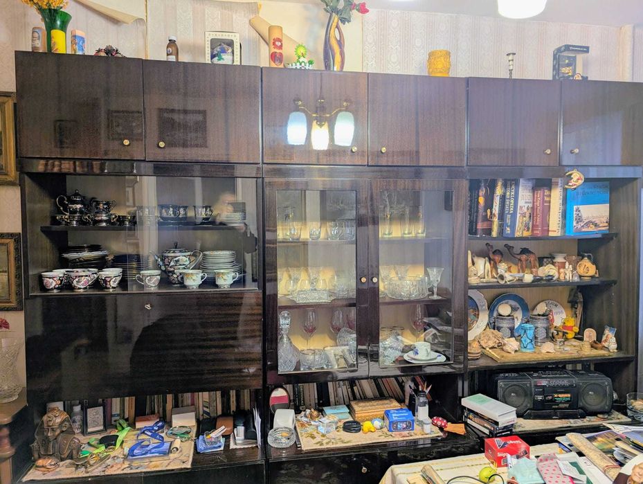 Meblościanka w bardzo dobrym stanie, wersalka, szafa trzydrzwiowa