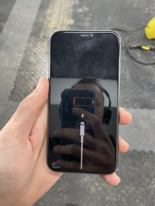 айфон 11 на запчастини