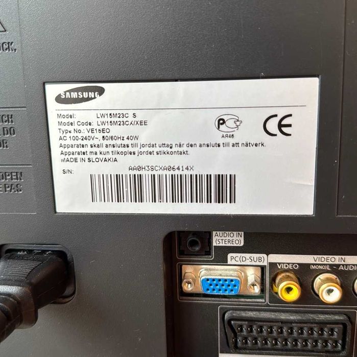 TV Samsung 15" LCD LW15M23CP / VGA