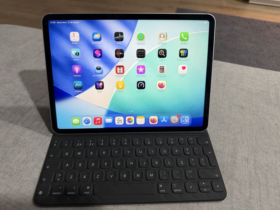 Apple iPad Pro 4ª Gen - M2 128GB - Versao Celular + Capa Teclado
