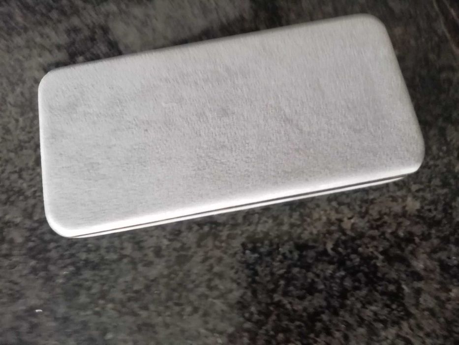 Caneta de tinta permanente, em prata