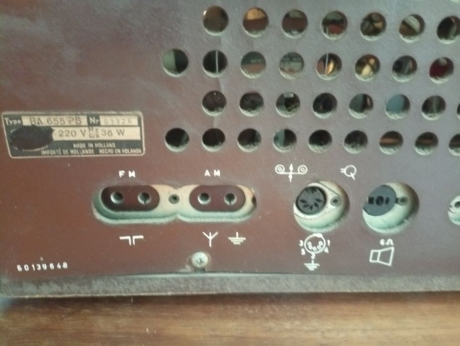 Mediator - rádio com gira-discos a válvulas