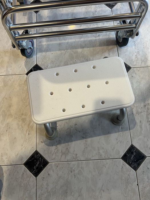 Cadeira sanitaria e para banho