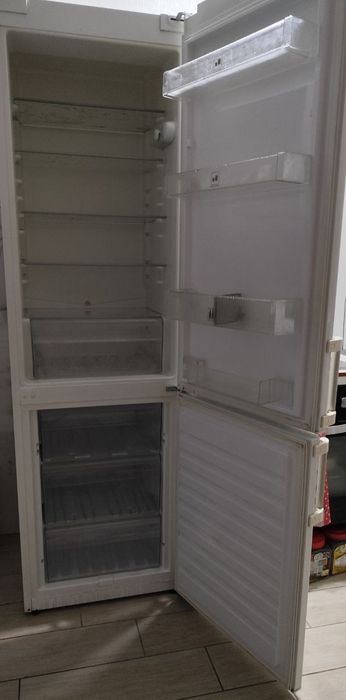 Продам холодильник Whirlpool