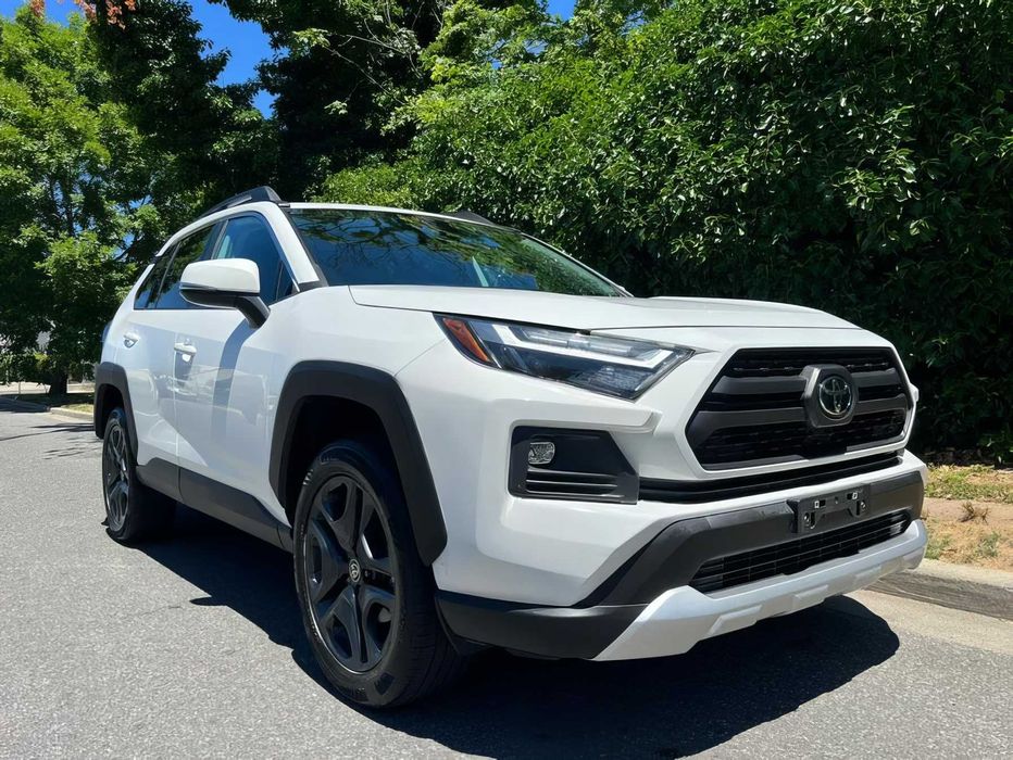 Toyota RAV4 Adventure      2022