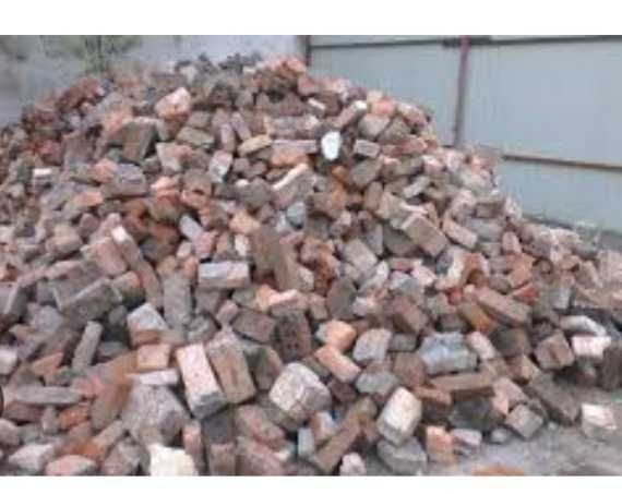 Строй мусор на підсипку Бій цегли, глина, земля, тощо.