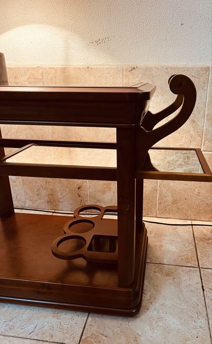 Carrinho de chá e bar em cerejeira.