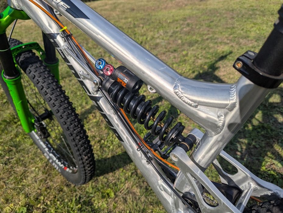 Banshee Rune V2 27.5 DVO FOX