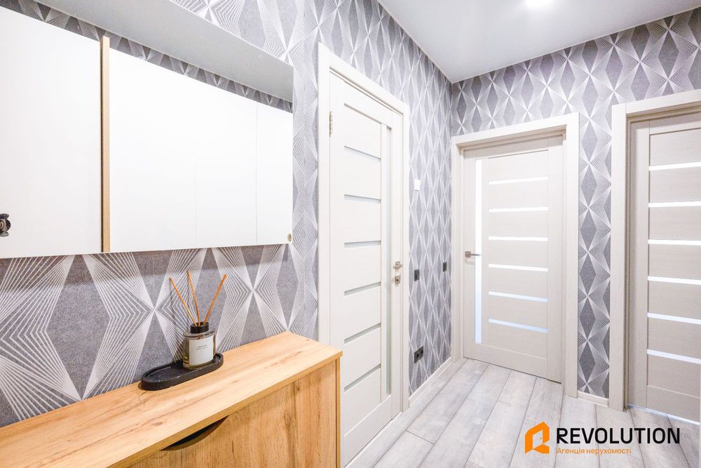 Без %, Продаж 1 кімн Жк Світло парк, з ремонтом, 10 хв пішки  до метро