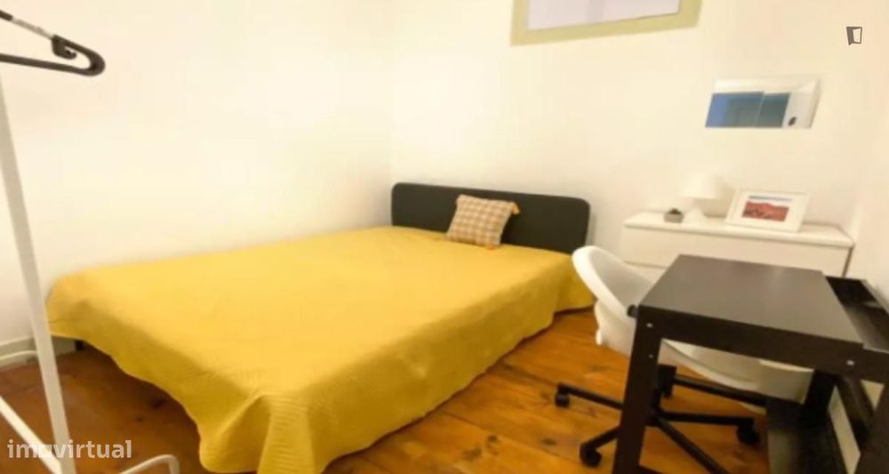 Quarto - localizado em Arroios Lisbon