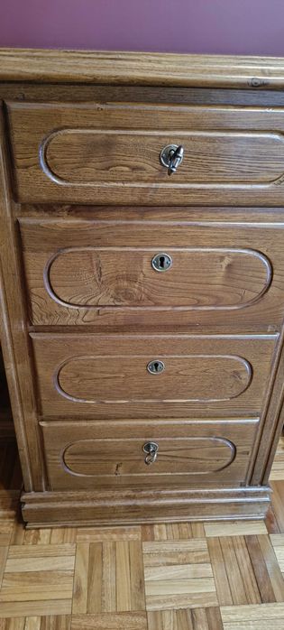 Vendo secretária em carvalho