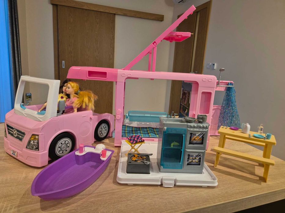 Domek, kamper, szafa barbie
