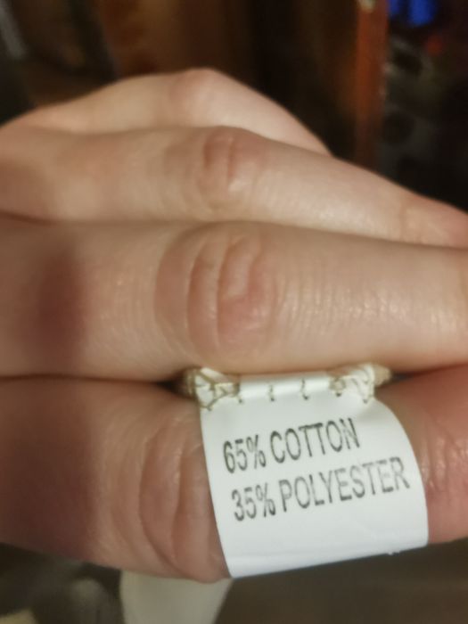 Nowa sukienka z falbanami beż