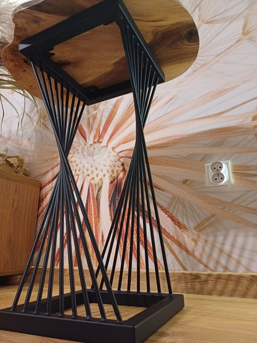 Stolik spiralny z Blatem z Orzecha