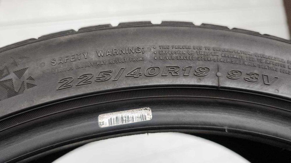 2 sztuki opony zima 225/40/19 Nexen 93V XL rant ochronny (OL646/OH)