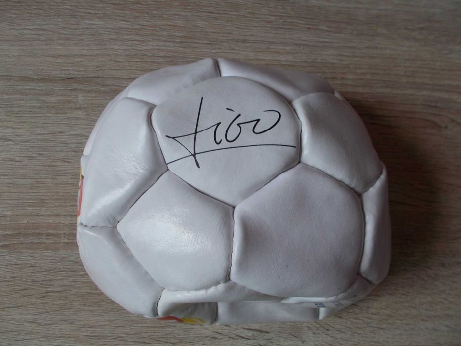 bola de futebol da marca Lays