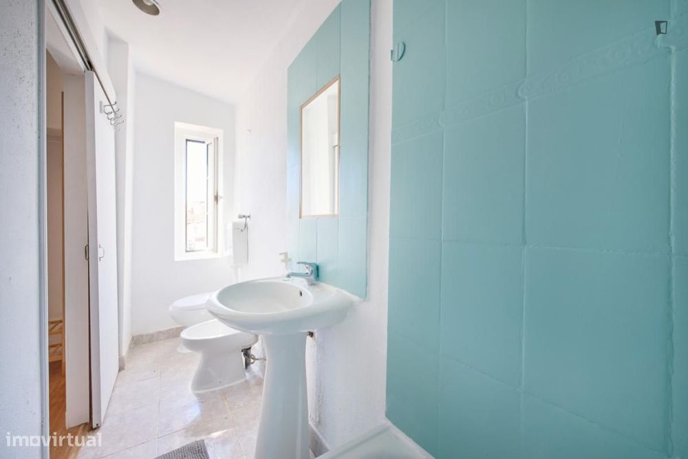 Quarto - localizado em São Bento Lisbon