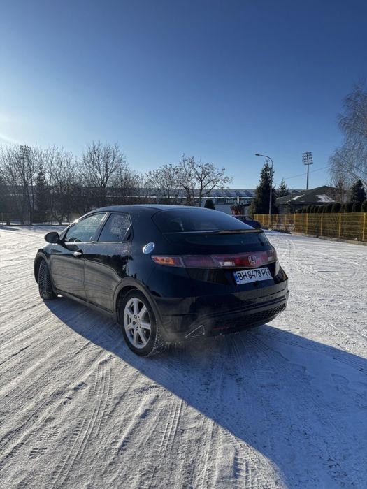 терміновий продаж Honda civic 5D продам машину