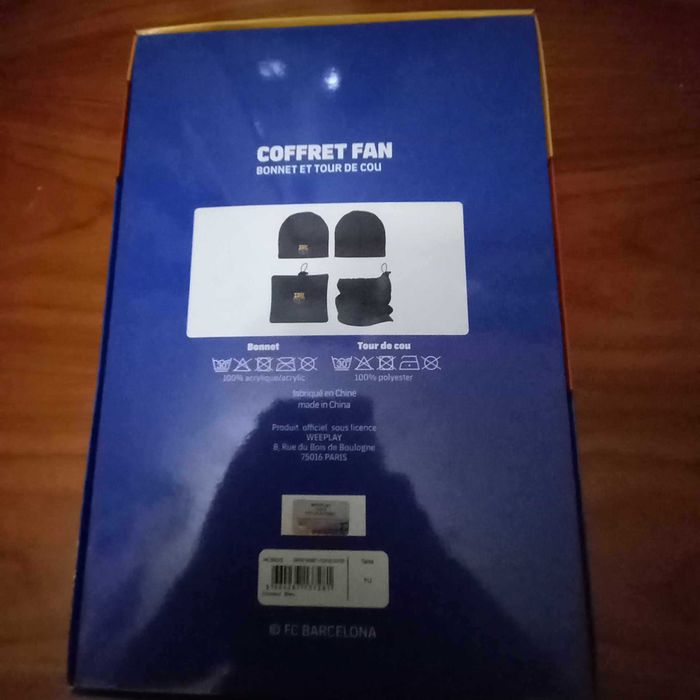 Gorro e Cofret BARCELONA FC NOVO Oficial Product com 25% de desconto