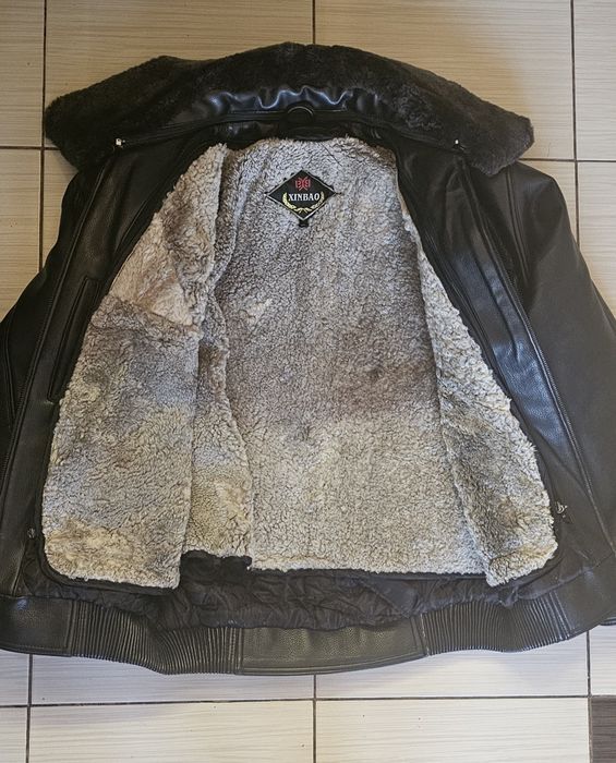 Зимова шкіряна куртка  розмір M