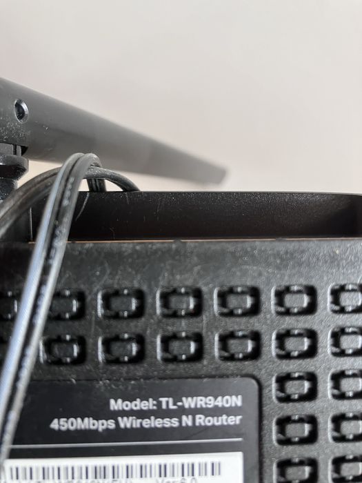 Router tp link model wr940n