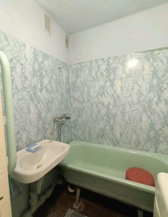 Продам 1 кімнатну квартиру проспект Миру 39( 95 квартал ).